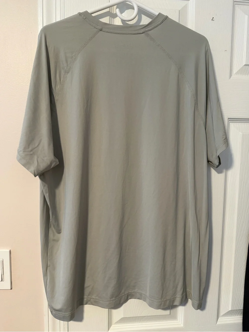 L.L. Bean Men's Short-Sleeve Rash Guard in Light Gray SPF 50